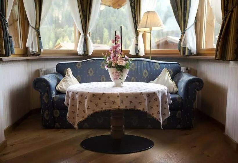 هتل Garni Concordia   Dolomites Home