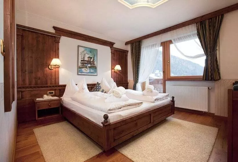 هتل Garni Concordia   Dolomites Home