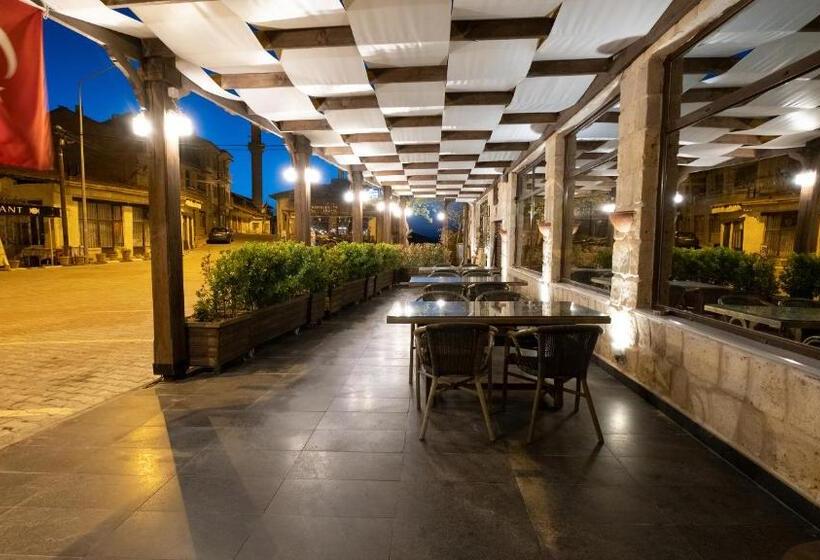 هتل In Stone House