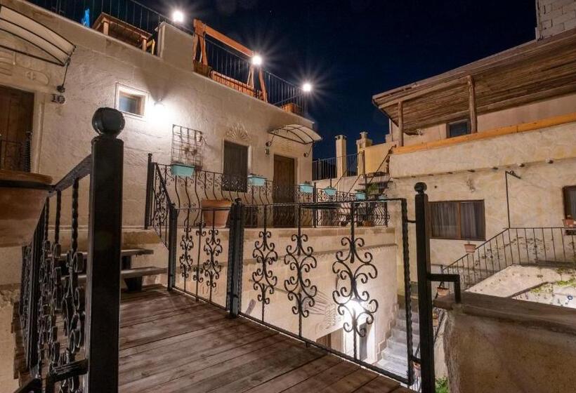 هتل In Stone House