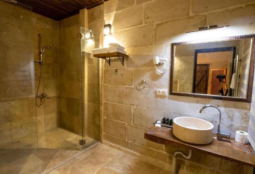 هتل In Stone House