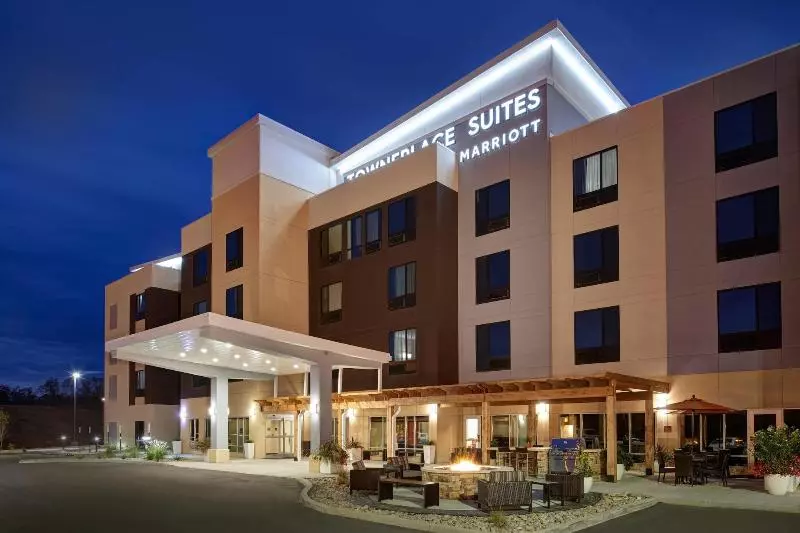 Hotelli Towneplace Suites By Marriott Richmond