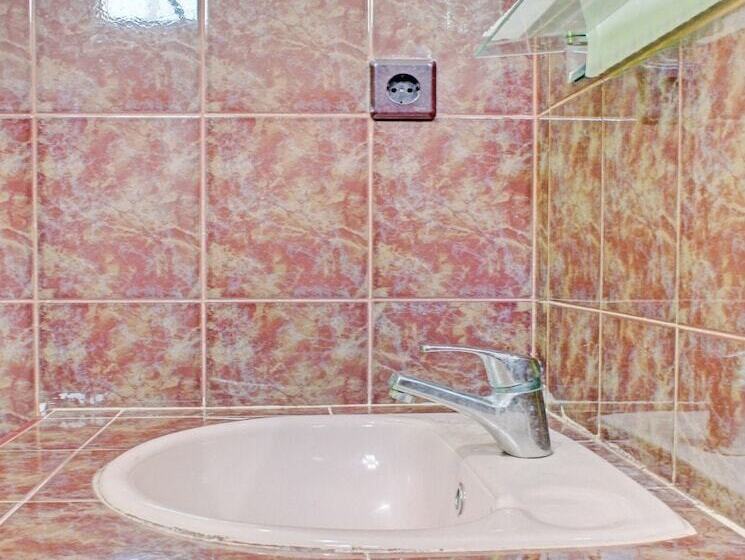 Capital O 90417 Hotel Batu Suli Internasional