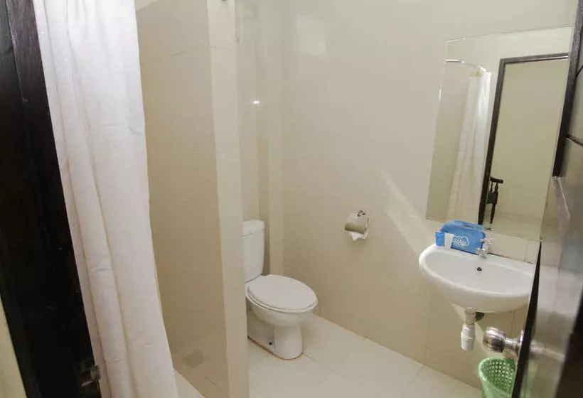 ホテル Airy Eco Pontianak Selatan Imam Bonjol 89