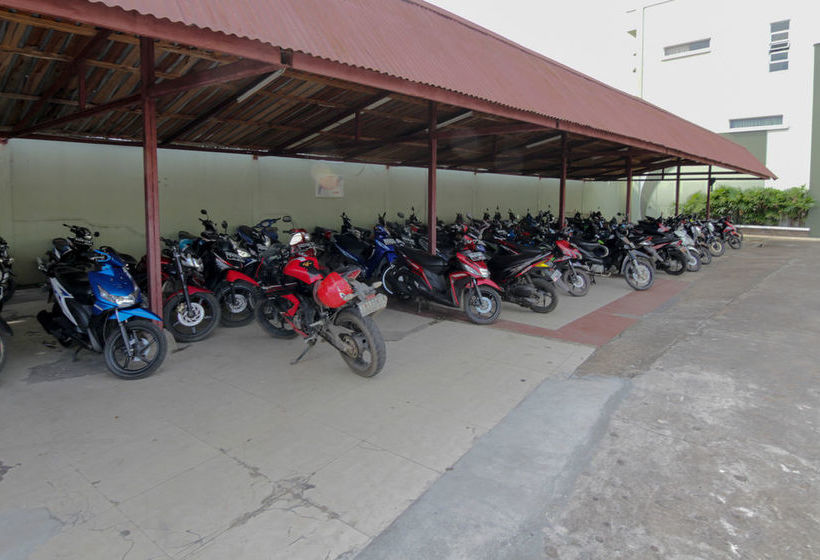 ホテル Airy Eco Pontianak Selatan Imam Bonjol 89