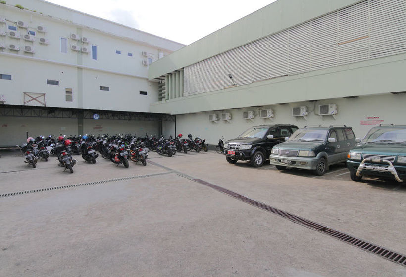 ホテル Airy Eco Pontianak Selatan Imam Bonjol 89