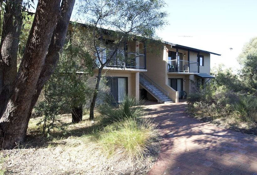 Отель Ecu Joondalup Village