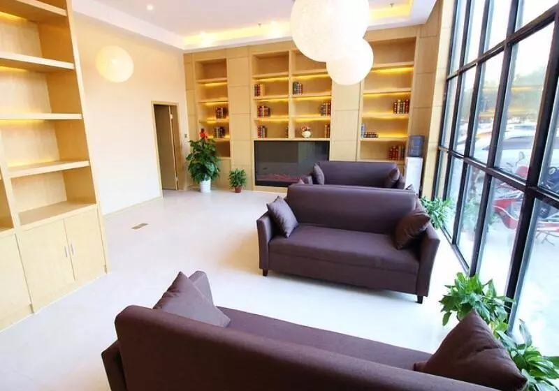Hotelli Greentree Inn Jiangsu Wuxi Huishan Highspeed Rail Qianzhou Chongwen Road Business