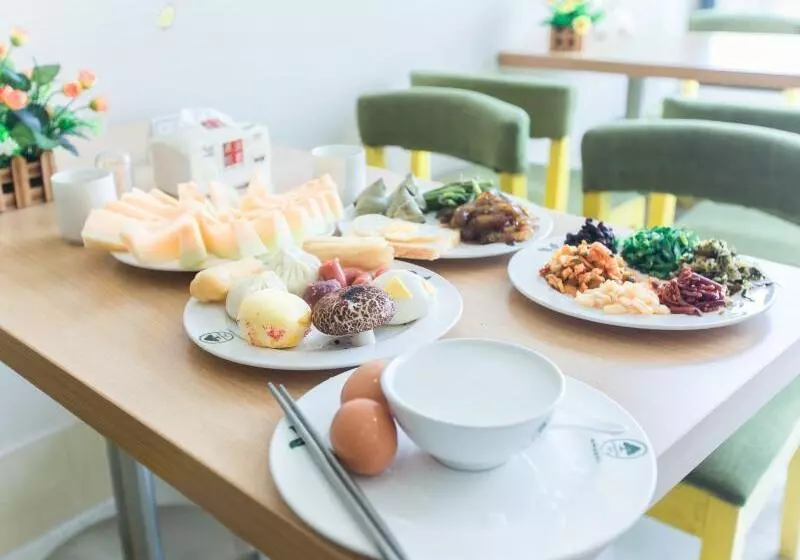 Hotelli Greentree Inn Jiangsu Wuxi Huishan Highspeed Rail Qianzhou Chongwen Road Business