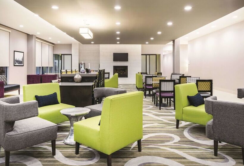 Отель La Quinta By Wyndham Clifton Park