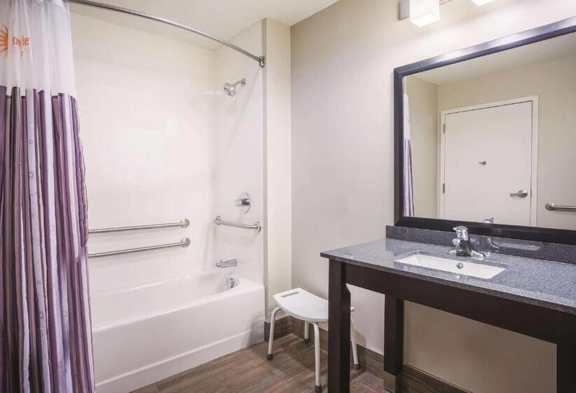 Отель La Quinta By Wyndham Clifton Park