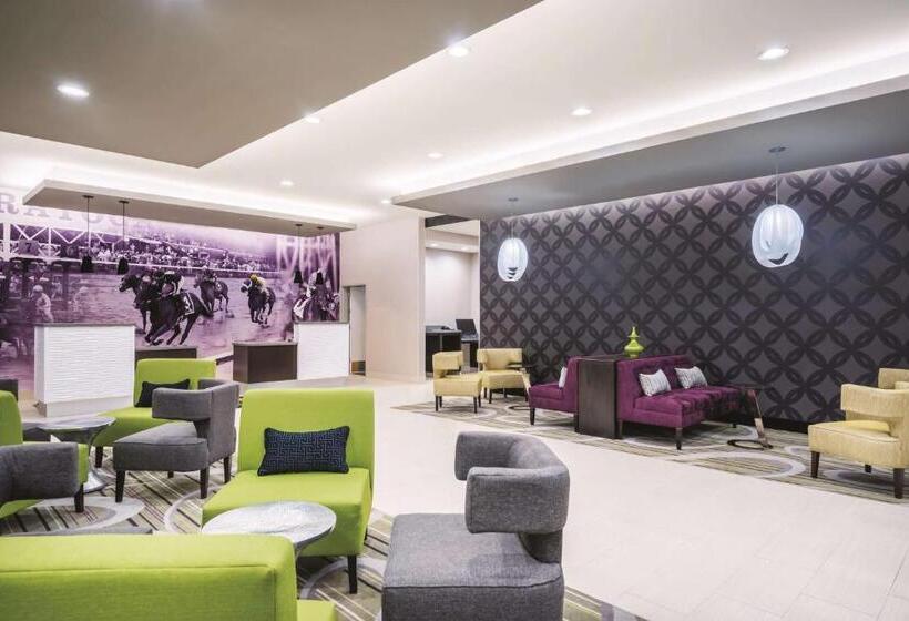 Отель La Quinta By Wyndham Clifton Park