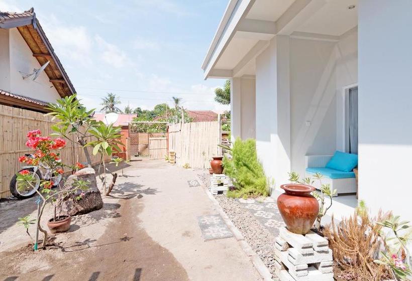 בית מלון כפרי Zen Rooms Gili Trawangan Semampar