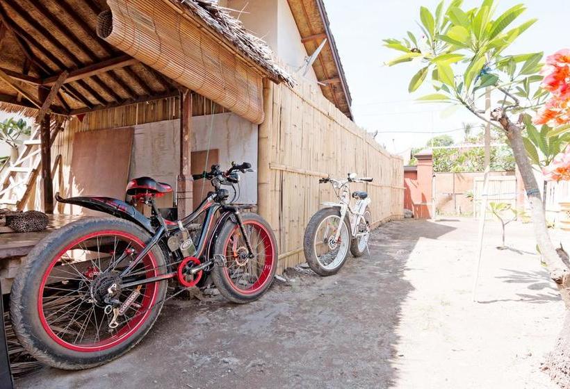 בית מלון כפרי Zen Rooms Gili Trawangan Semampar