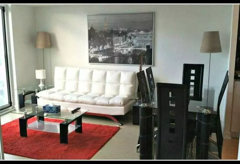 Pelicanstay In Toronto Entertainment District