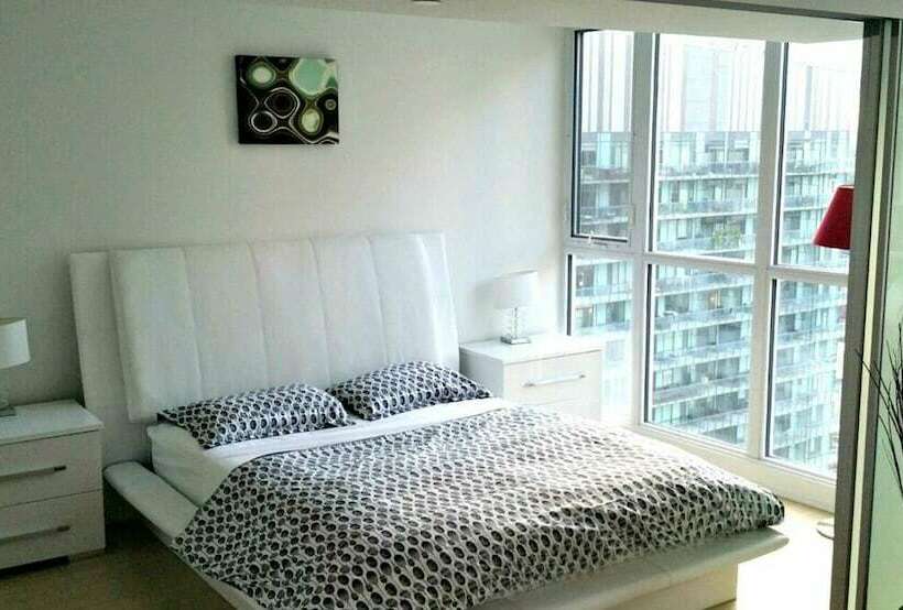 Pelicanstay In Toronto Entertainment District