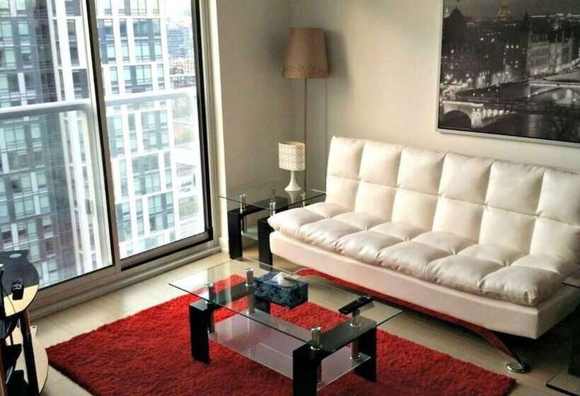 Pelicanstay In Toronto Entertainment District