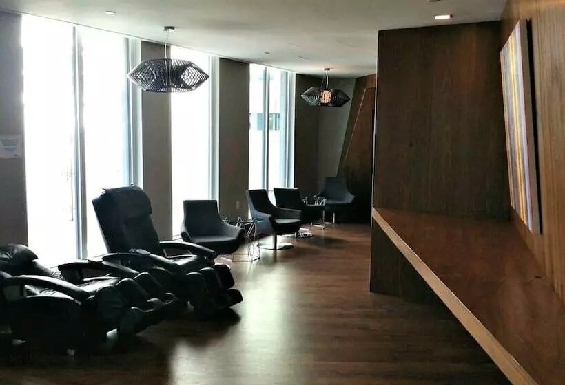 Pelicanstay In Toronto Entertainment District