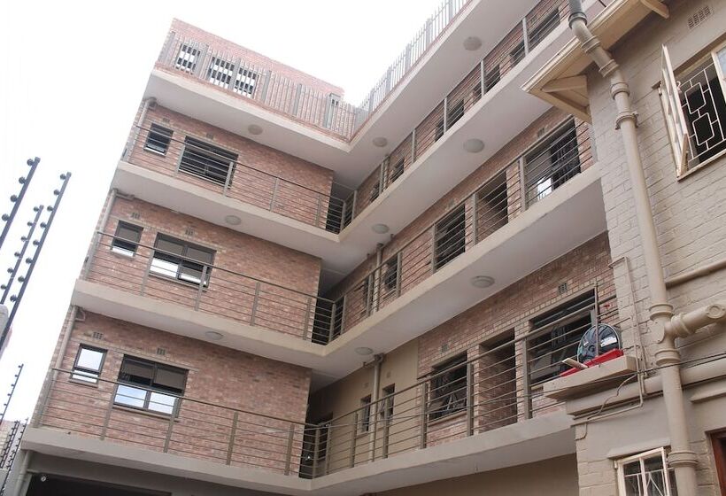 Пансион Miraton Guest Lodge