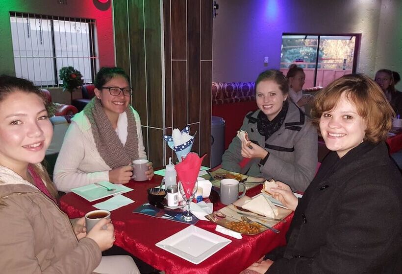 Пансион Miraton Guest Lodge