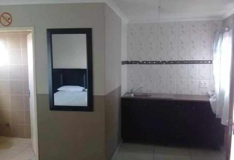 ペンション Miraton Guest Lodge