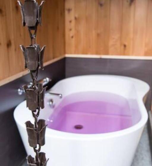 Sanjo Misasagi Umenotoan