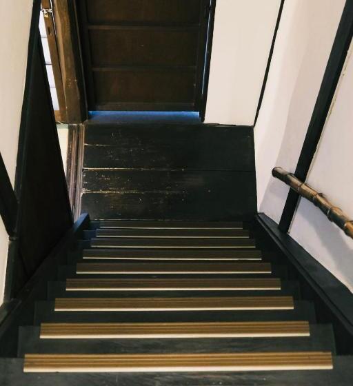 Sanjo Misasagi Umenotoan