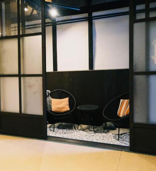 Sanjo Misasagi Umenotoan