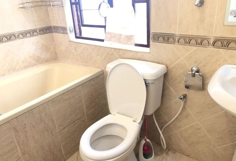 White House Of Tanzania Hostel