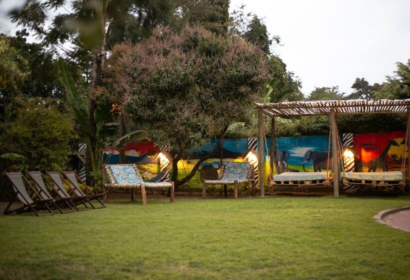 White House Of Tanzania Hostel