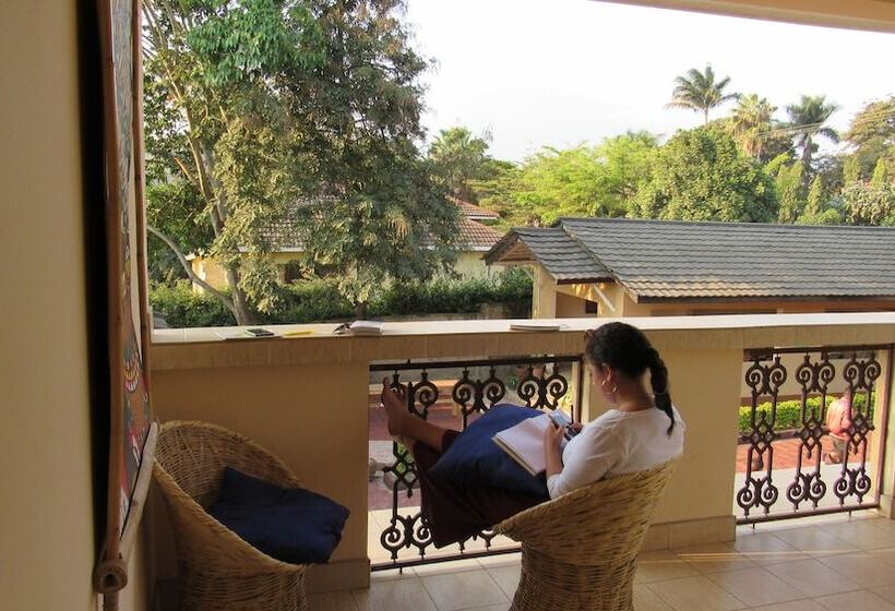 White House Of Tanzania Hostel