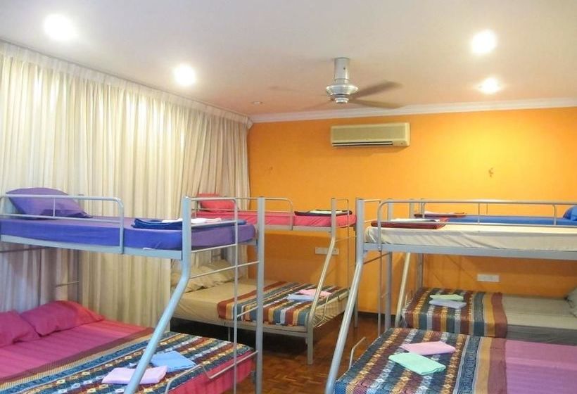 הוסטל Gurney Budget Inn