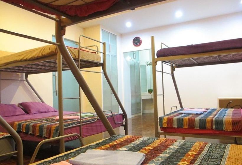 הוסטל Gurney Budget Inn