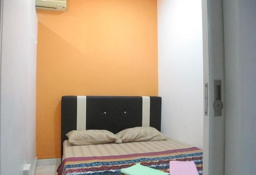 הוסטל Gurney Budget Inn