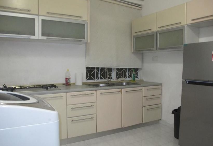 הוסטל Gurney Budget Inn