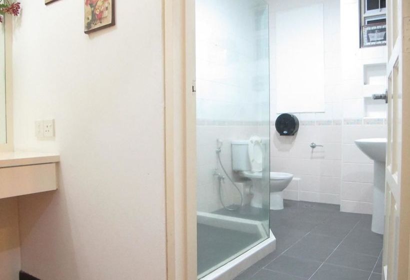 הוסטל Gurney Budget Inn