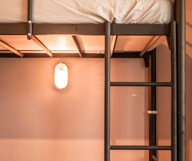 Captain Goose Hostel