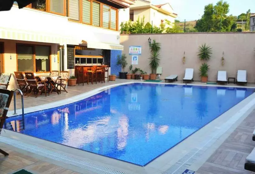 Cunda Giritlioğlu Otel Adult Only +12