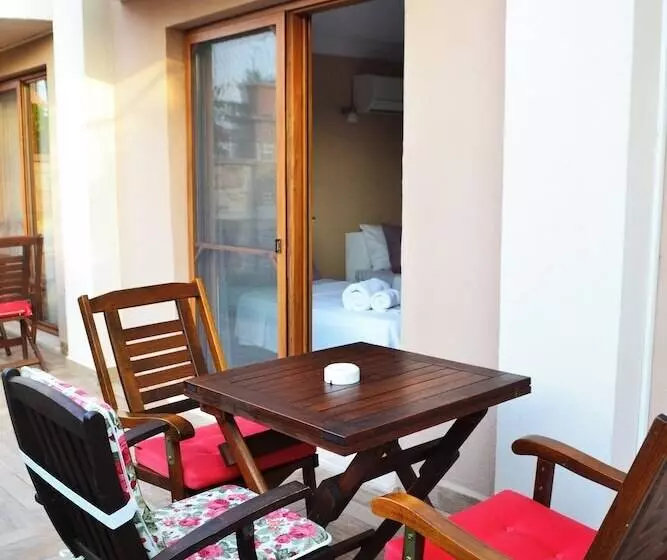 Cunda Giritlioğlu Otel Adult Only +12