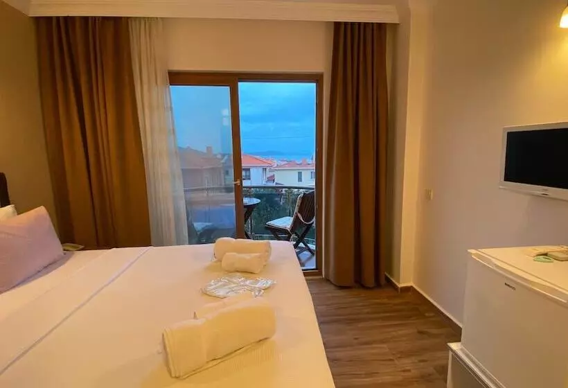 Cunda Giritlioğlu Otel Adult Only +12
