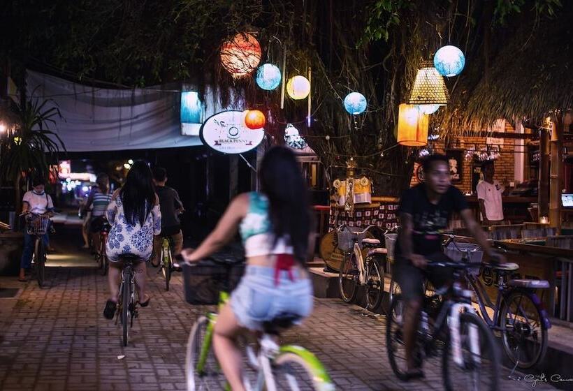 Gili Sands Hotel & Bar