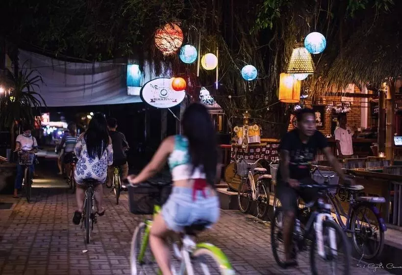 Gili Sands Hotel & Bar