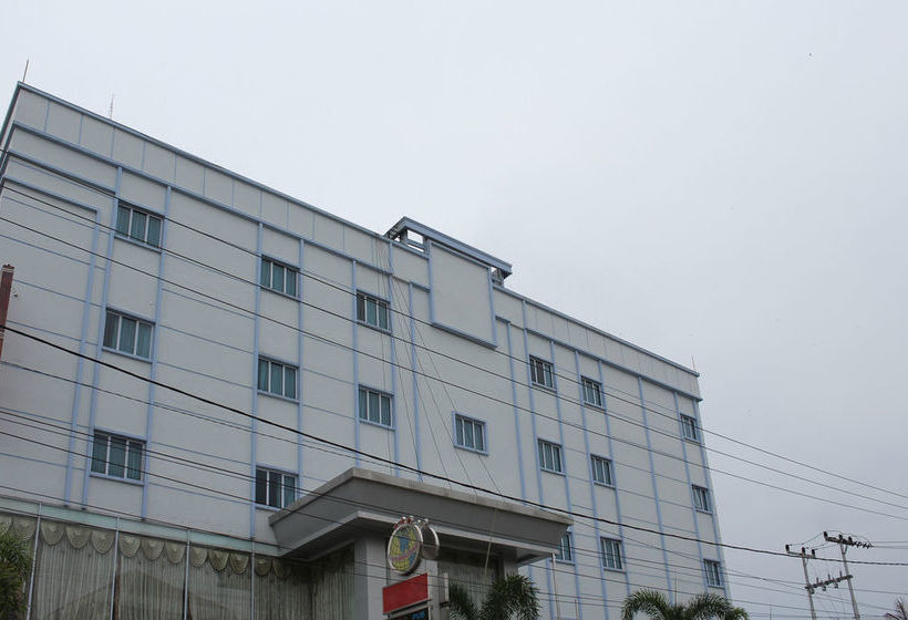 호텔 Airy Kuantan Raya 120 Pekanbaru