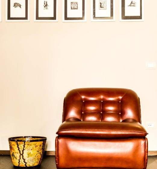 هتل Arnobio Florence Suites