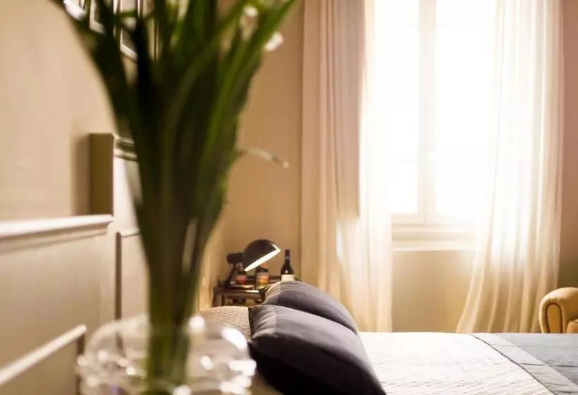 هتل Arnobio Florence Suites