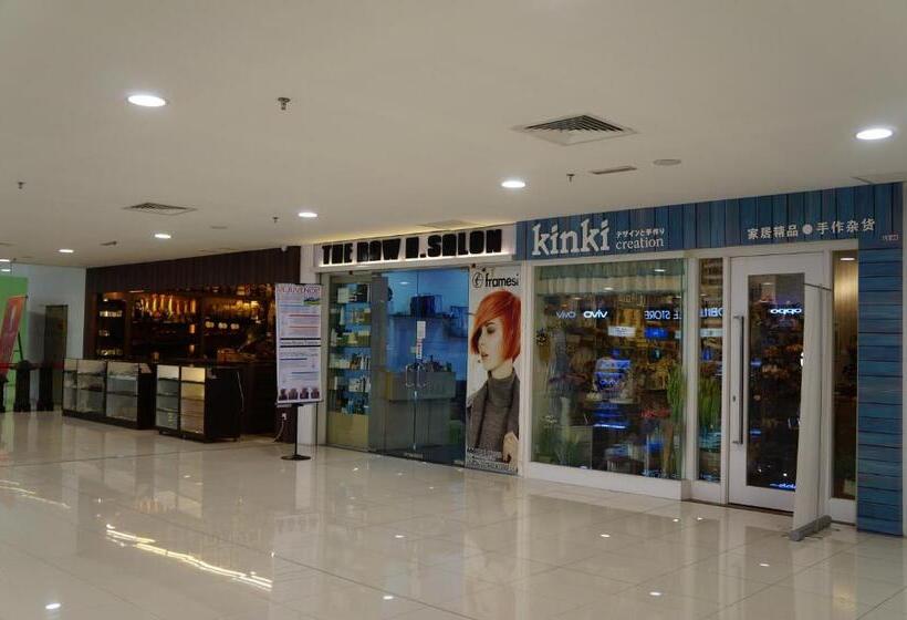 Greens Hotel & Suites