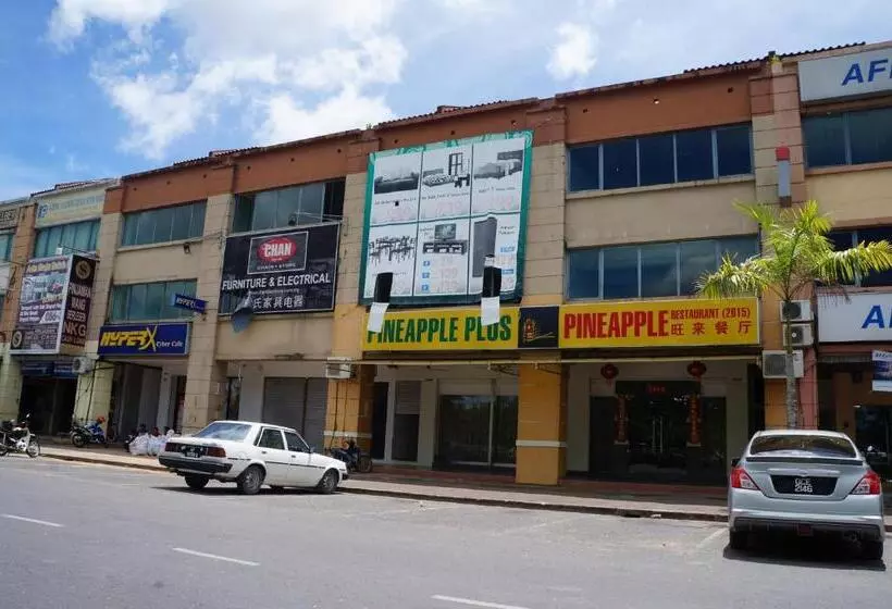 Greens Hotel & Suites
