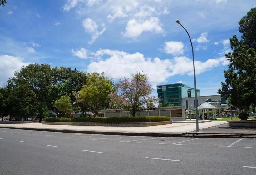 Greens Hotel & Suites