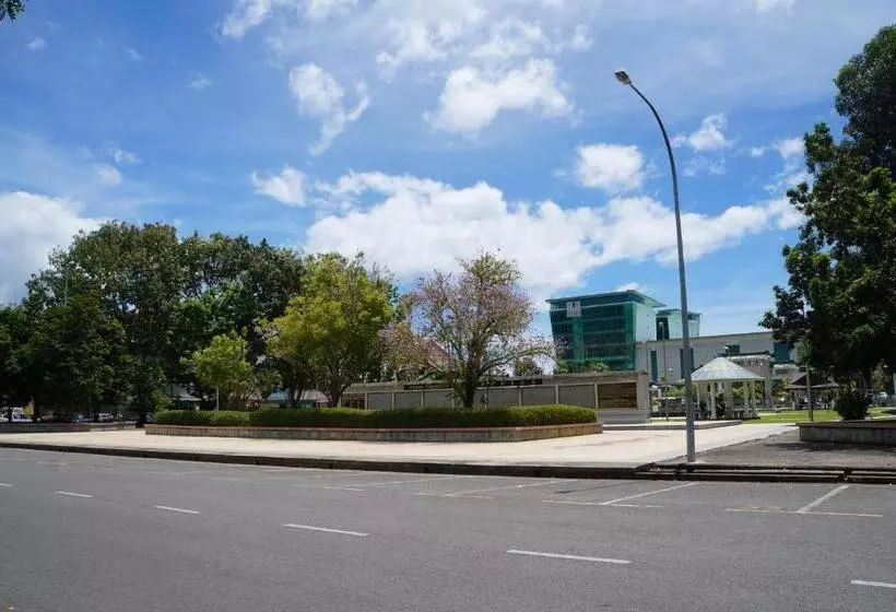 Greens Hotel & Suites