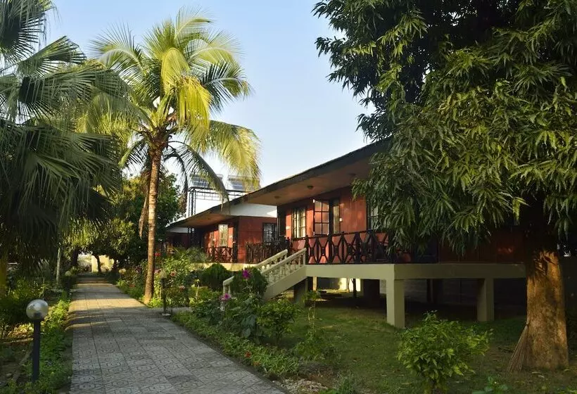 هتل Jungle World Resort